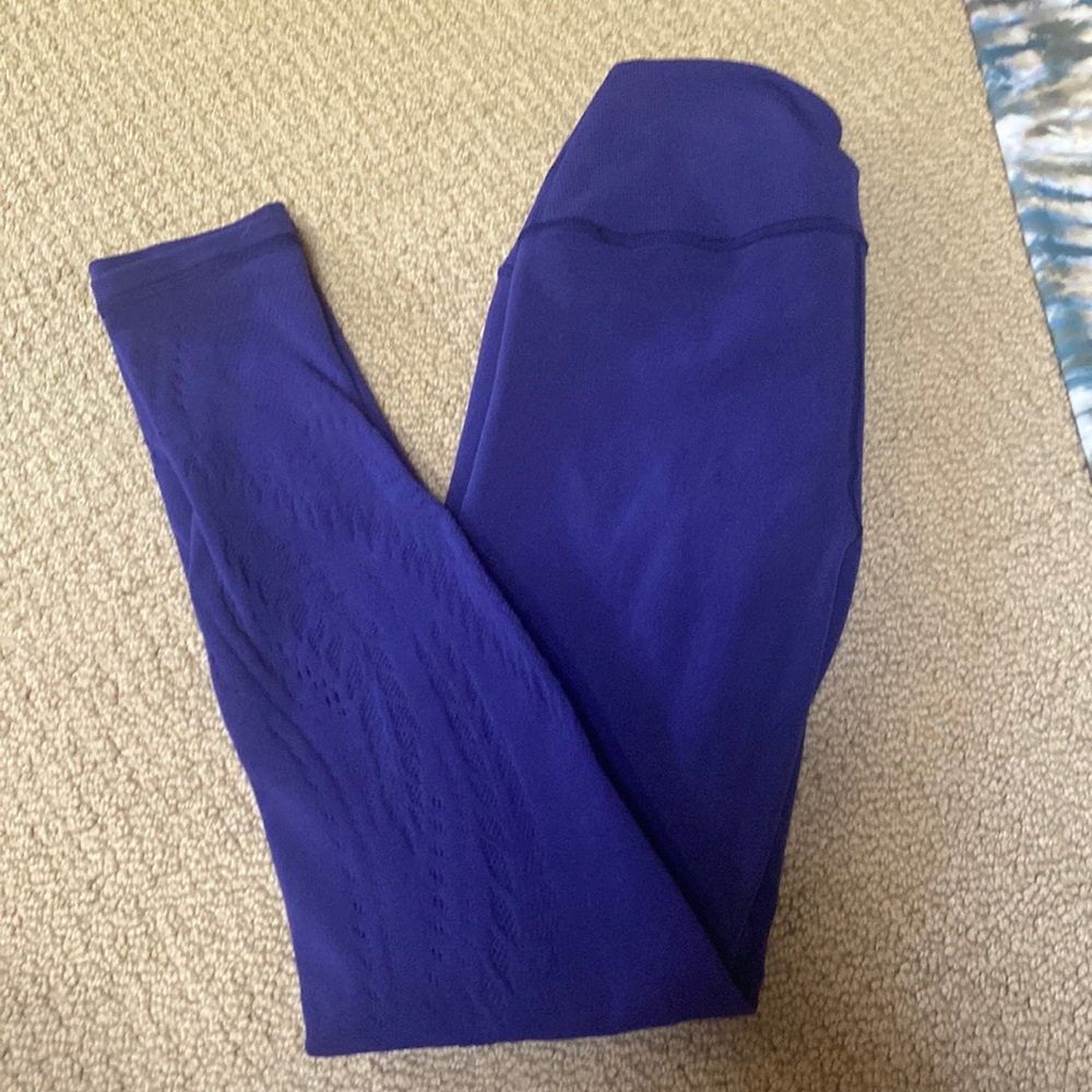 Athleta warp knit 7/8 tights Poseidon color. Size s/m